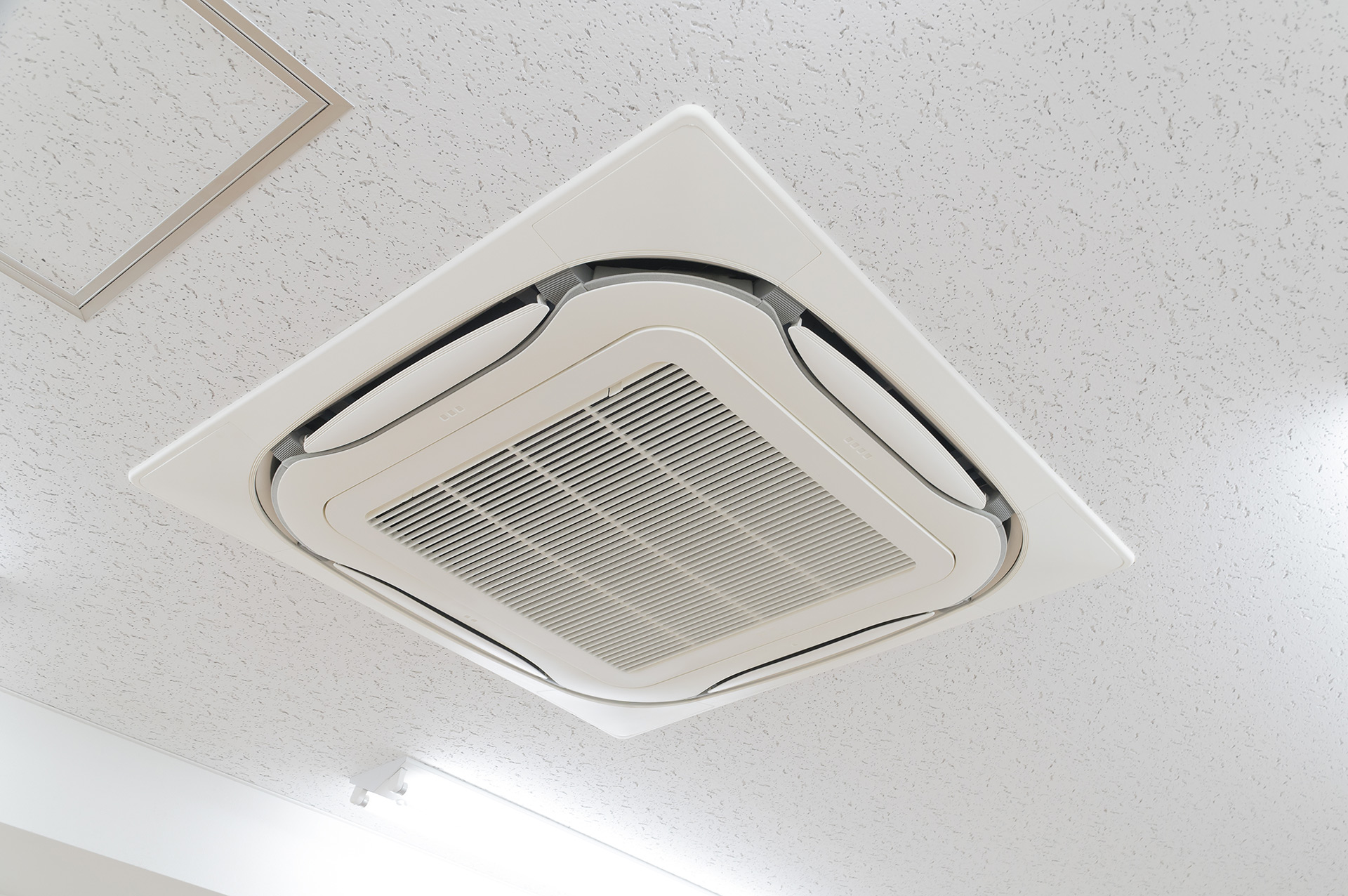 業者の丁寧な対応 | 徳島のエアコン取付なら板東電設